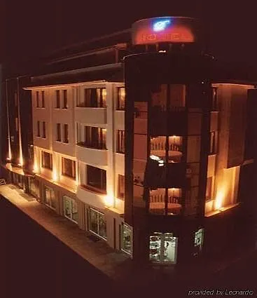 达菲酒店 3*